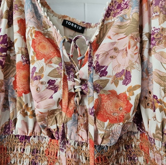 Torrid lace-up babydoll top - Picture 3 of 3